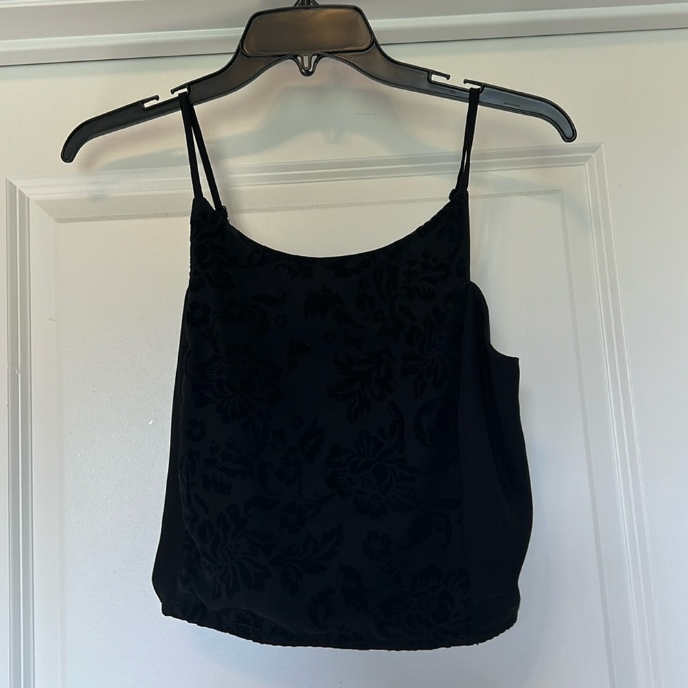 Black Floral Women’s Cropped Tank Top